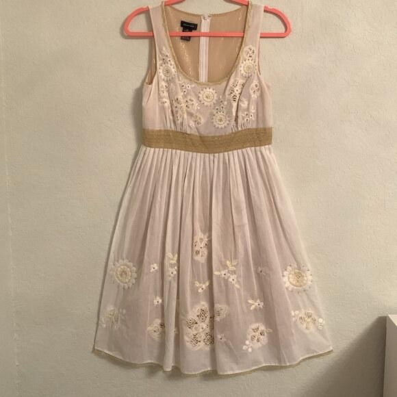 Spense Embroidered Floral Print Off White Gold Lightweight Dress Size 4 - Picture 1 of 11